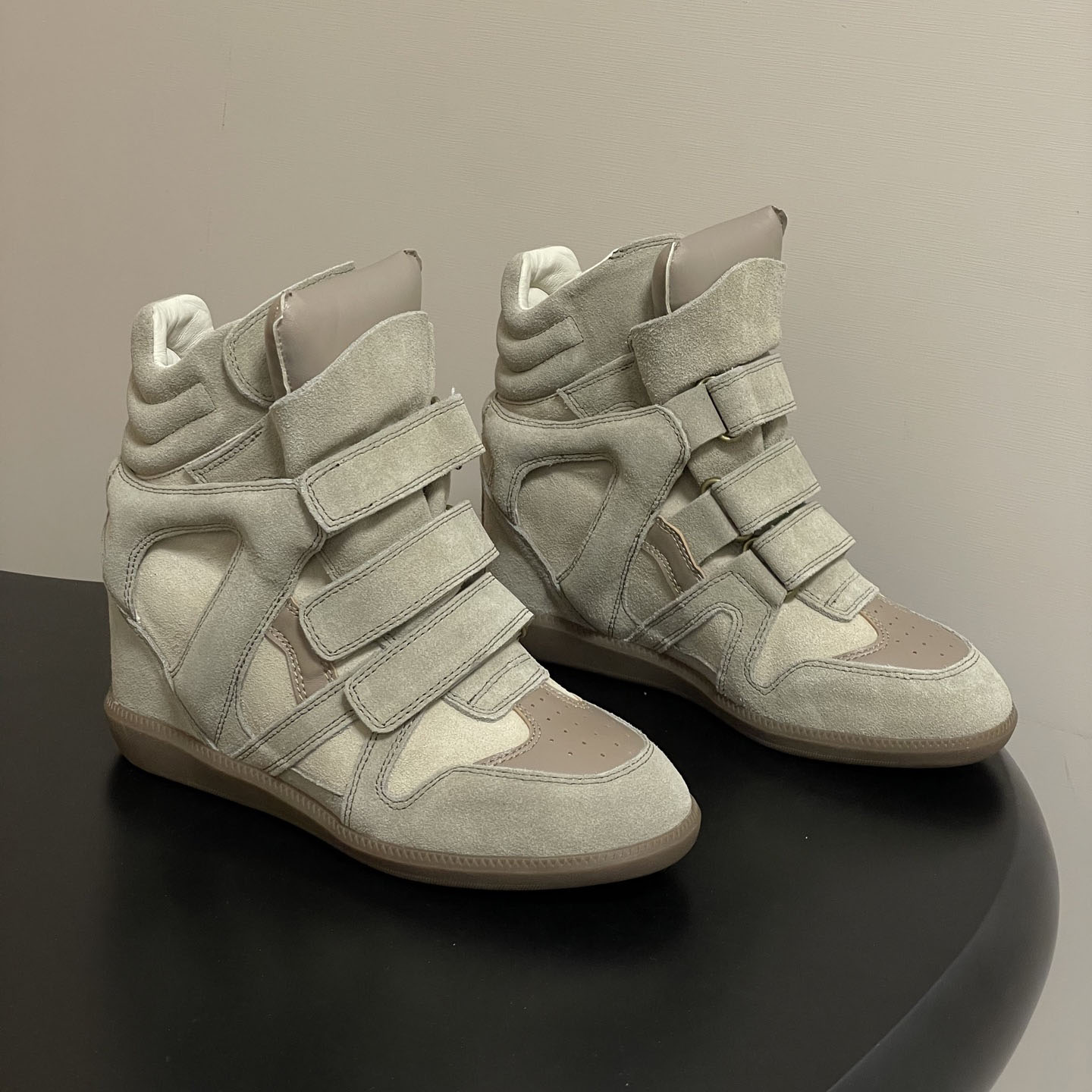 Women's Hidden Wedge Sneakers  – Velcro Hook Loop Bewertung und Preis
