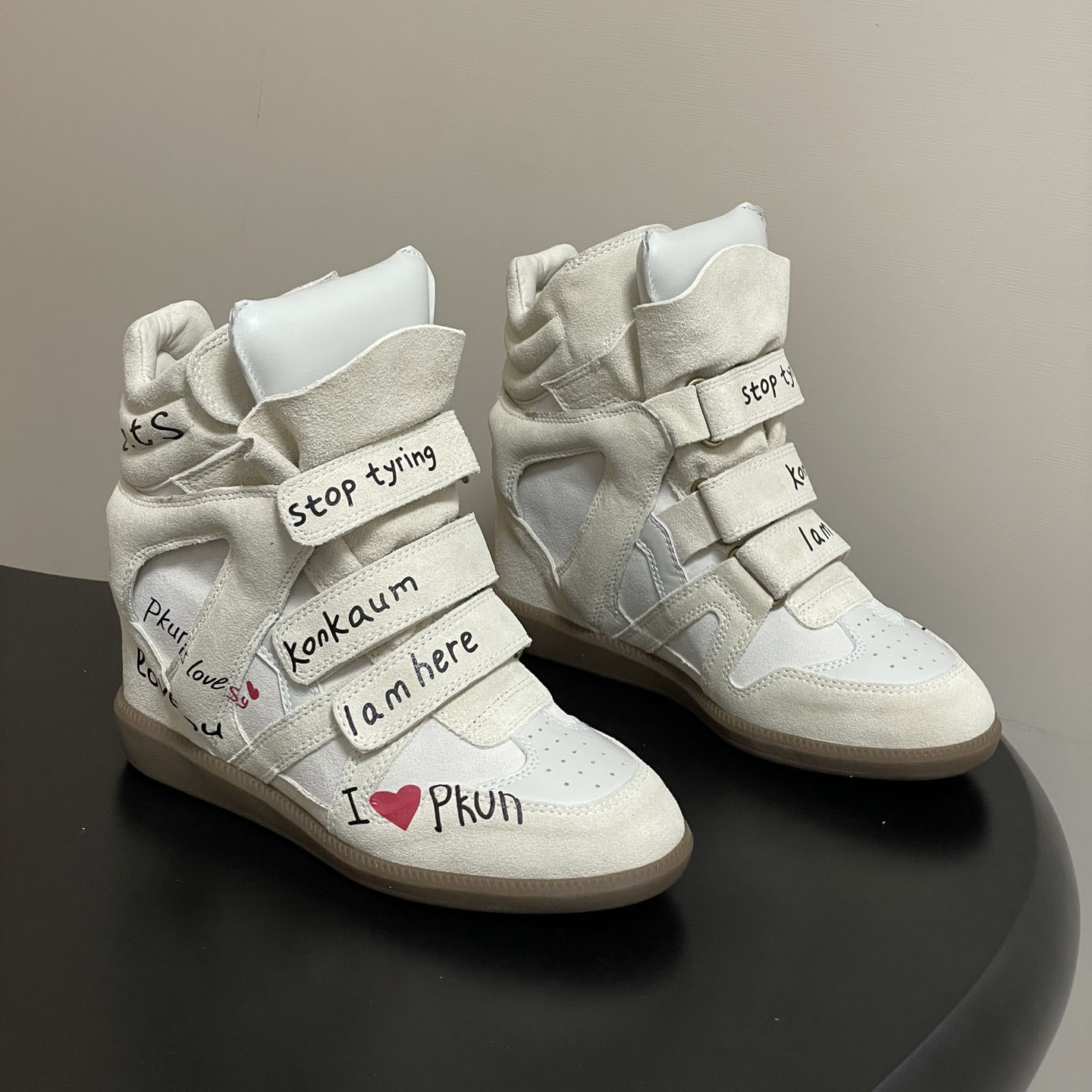 Women's Hidden Wedge Sneakers  – Velcro Hook Loop Bewertung und Preis